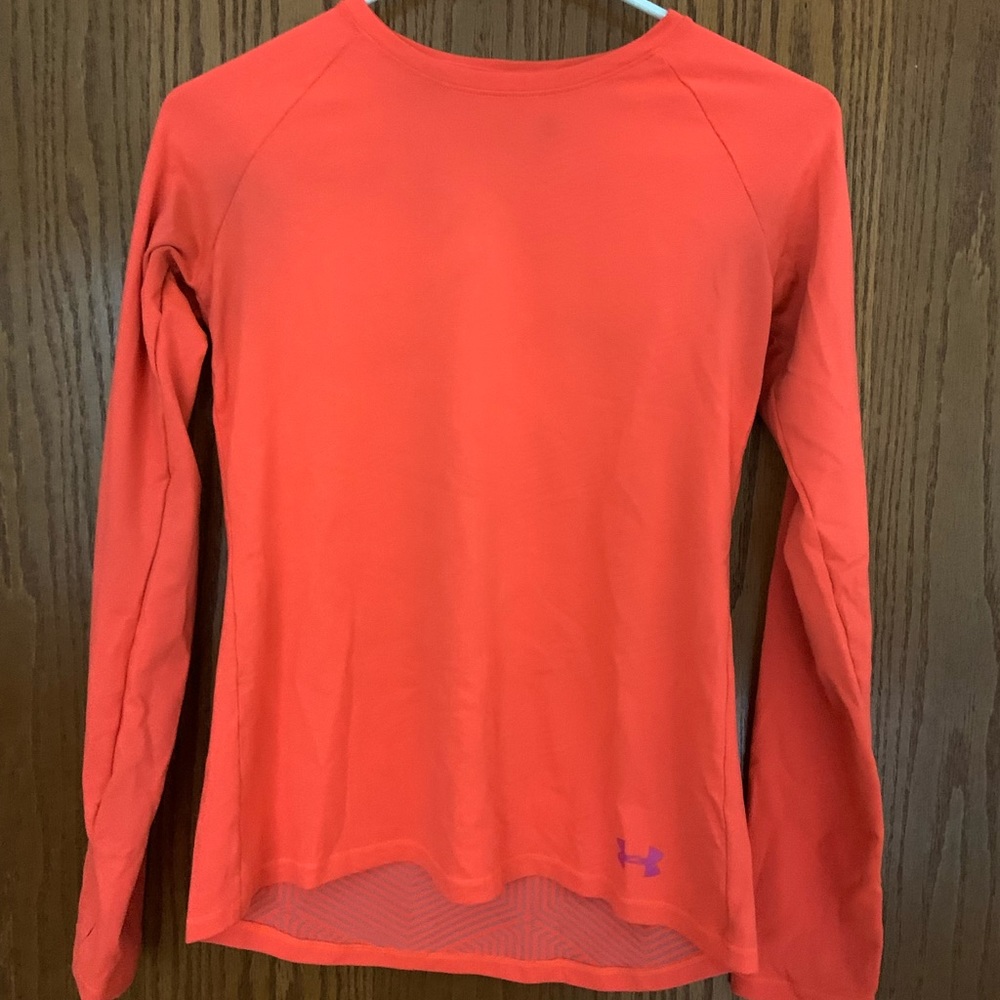 Girls  Under Armour inferred shirt!